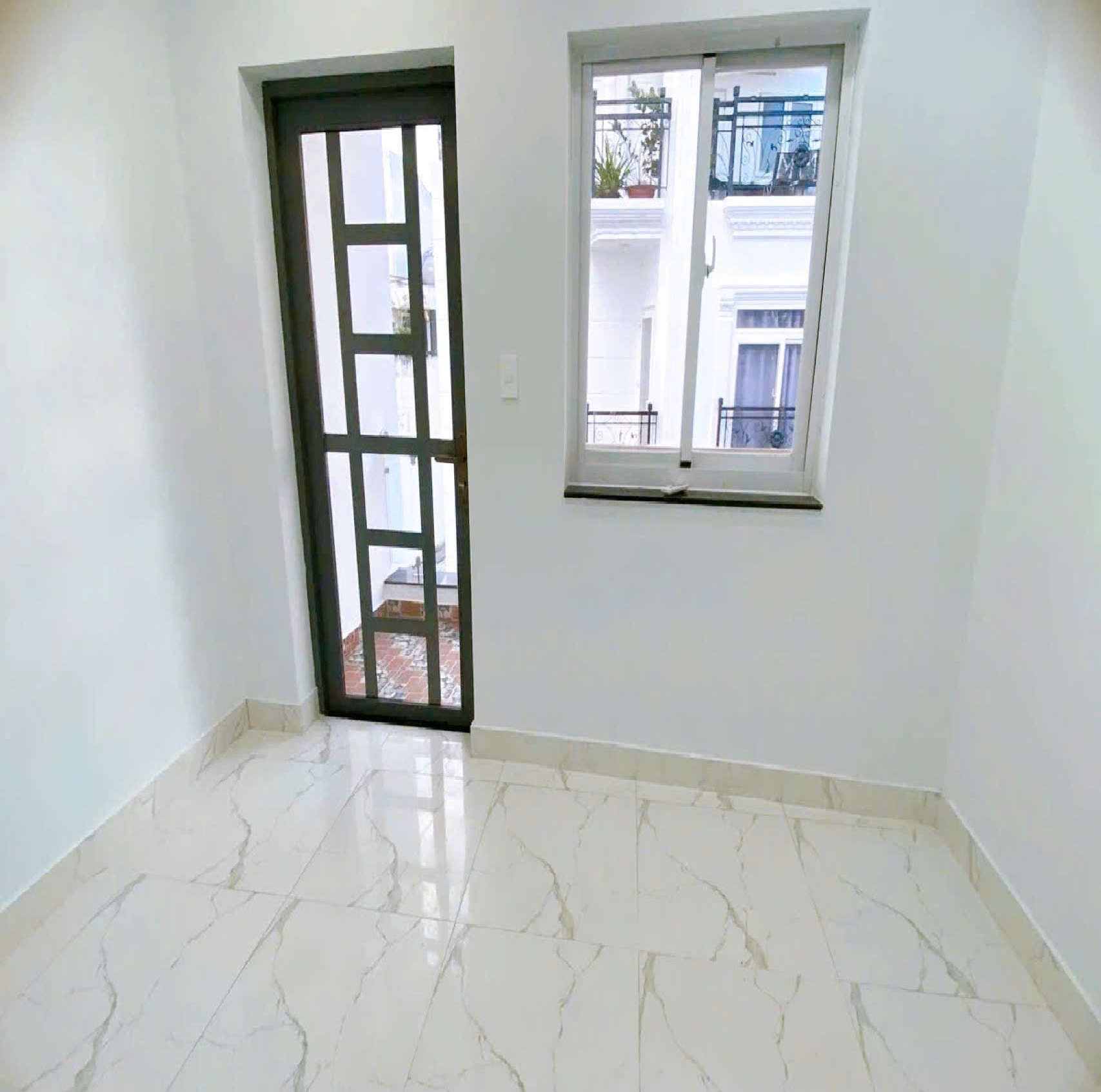 Bán nhà 4 Tầng hẻm Cách Mạng Tháng Tám, QUẬN 10, DT 3.3 x 12.7 m, Giá 8 tỷ - Ảnh 3